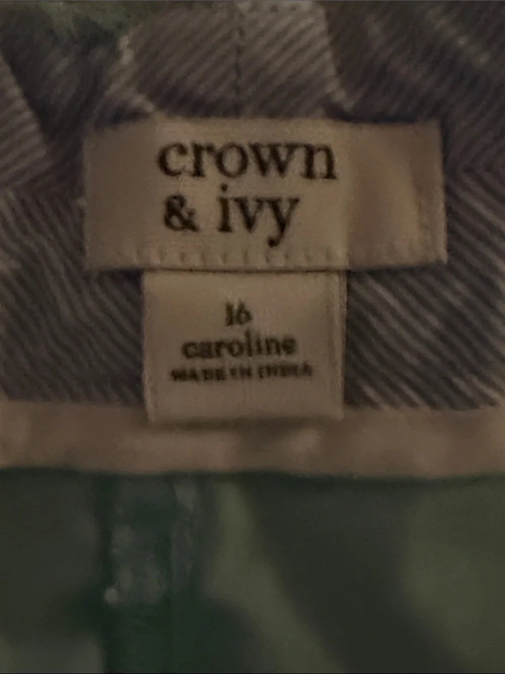 Crown & Ivy Caroline Short size 16